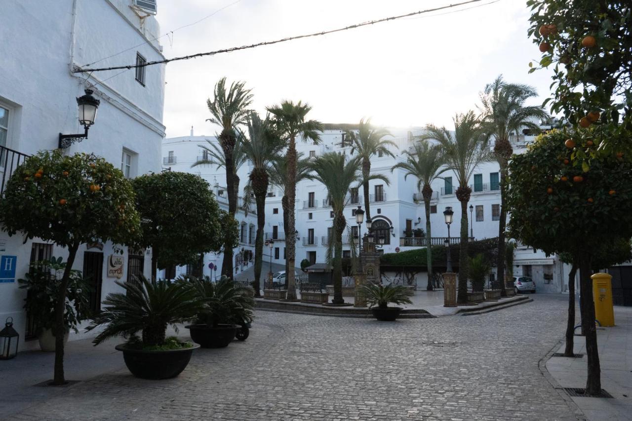 Hotel Plaza 18 - Grupo Califa Vejer de la Frontera Exterior photo